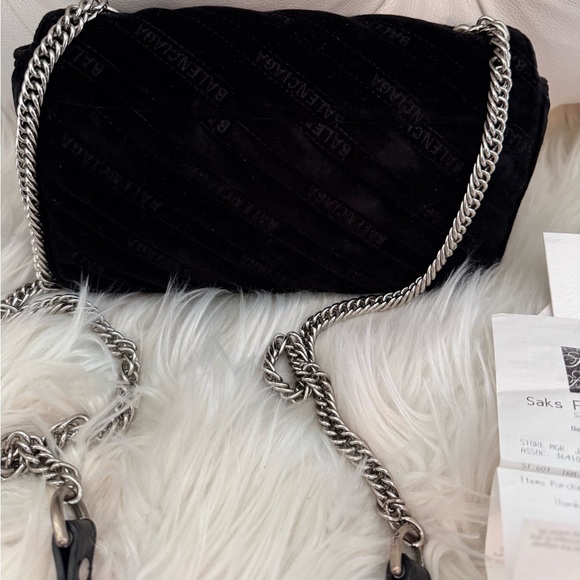 Balenciaga BB Chain Round Shoulder Quilted Velvet Bag - Picture 7 of 14